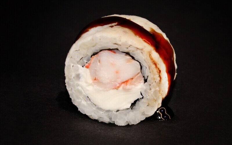 Ролл «Золотой дракон с креветкой»