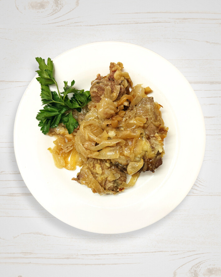 Печень говяжья жареная с луком