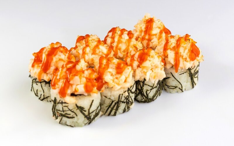 Острый ролл с лососем