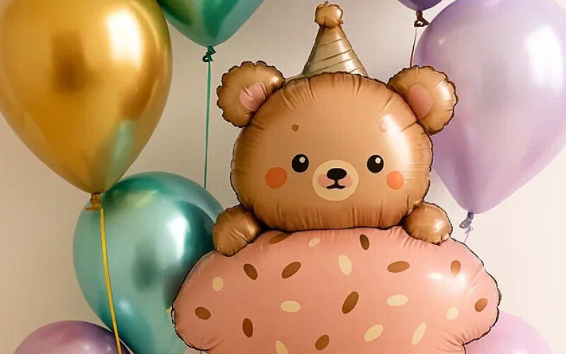 Сет из 7 воздушных шаров и фольгированного мишки