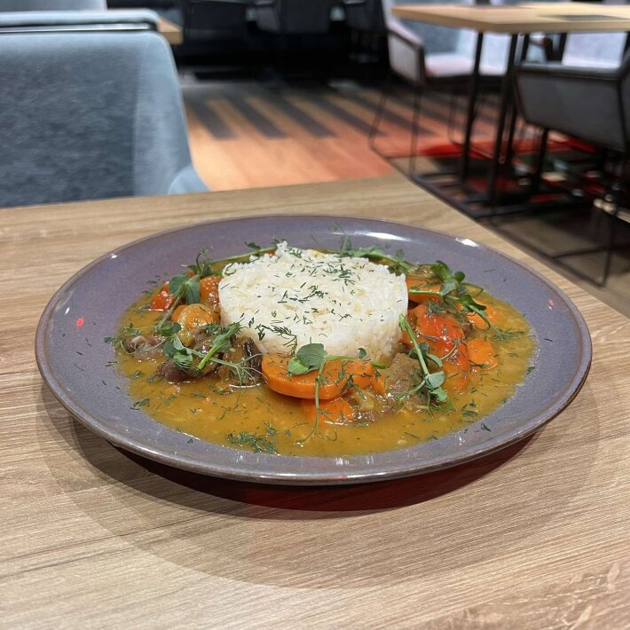 Рыба (филе минтая) в сметане с морковью