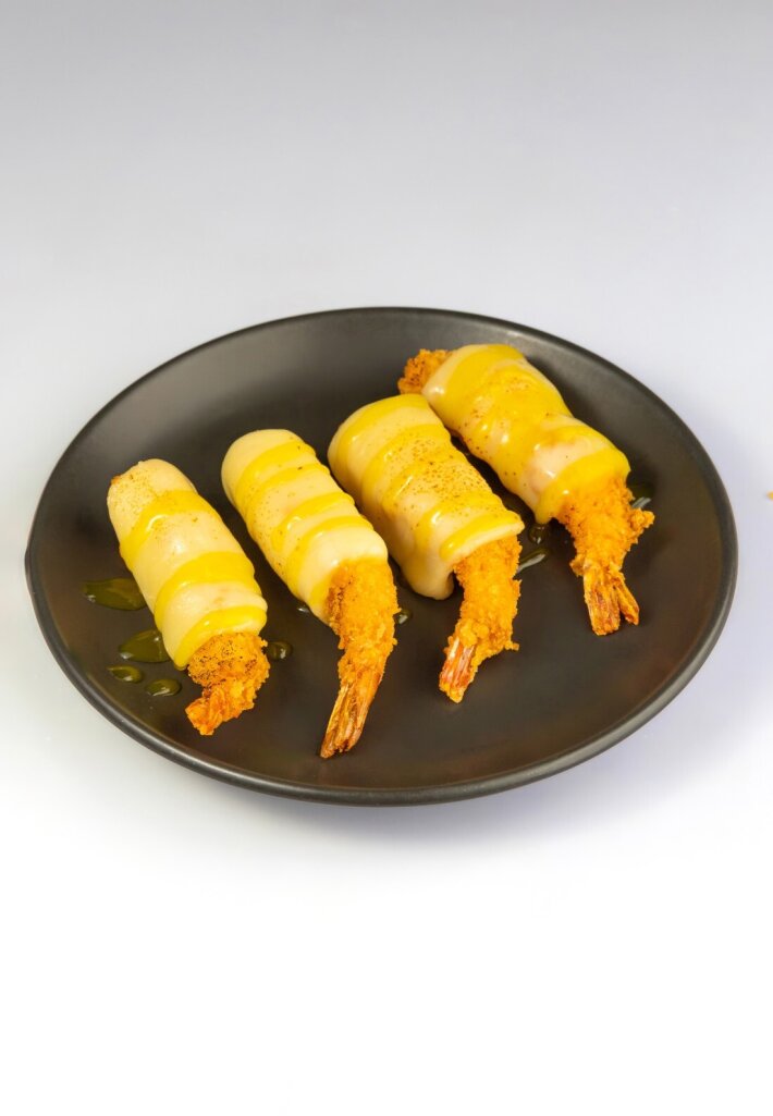 Креветка темпура с соусом юдзу и моцареллой