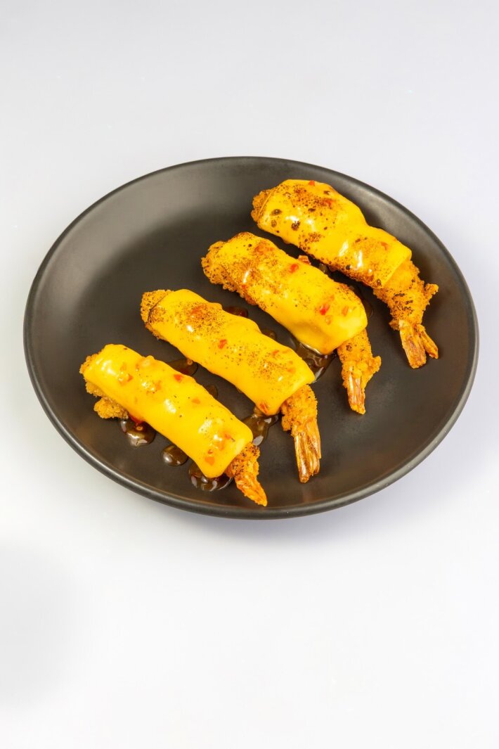 Креветка темпура с чеддером и сладким чили