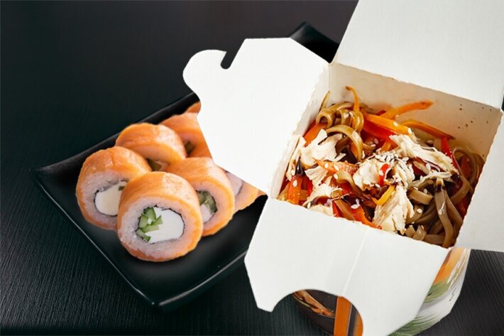 Комбо №2 «Вок с курицей + ролл дня»