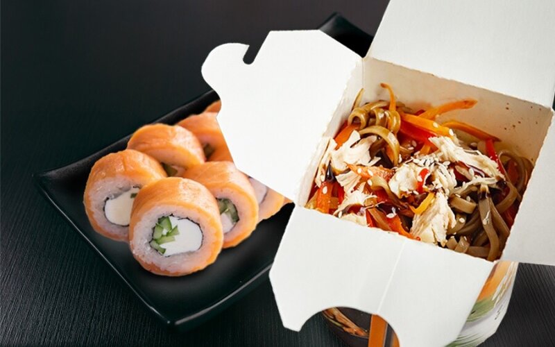 Комбо №2 «Вок с курицей + ролл дня»