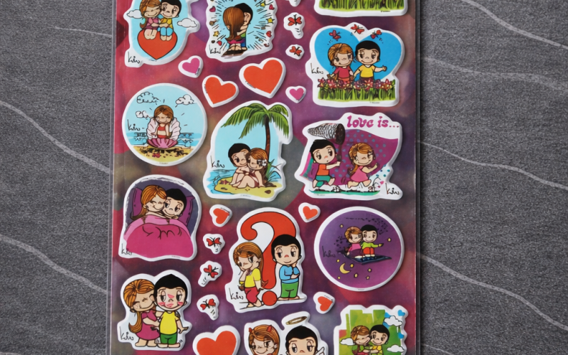 Наклейки «Love is»