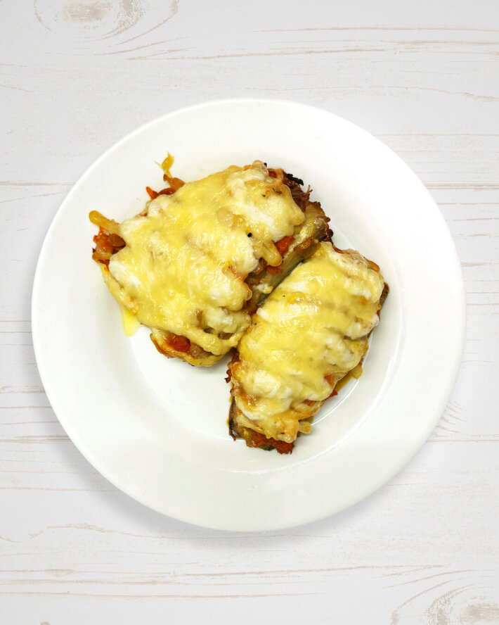 Скумбрия, запечённая с овощами