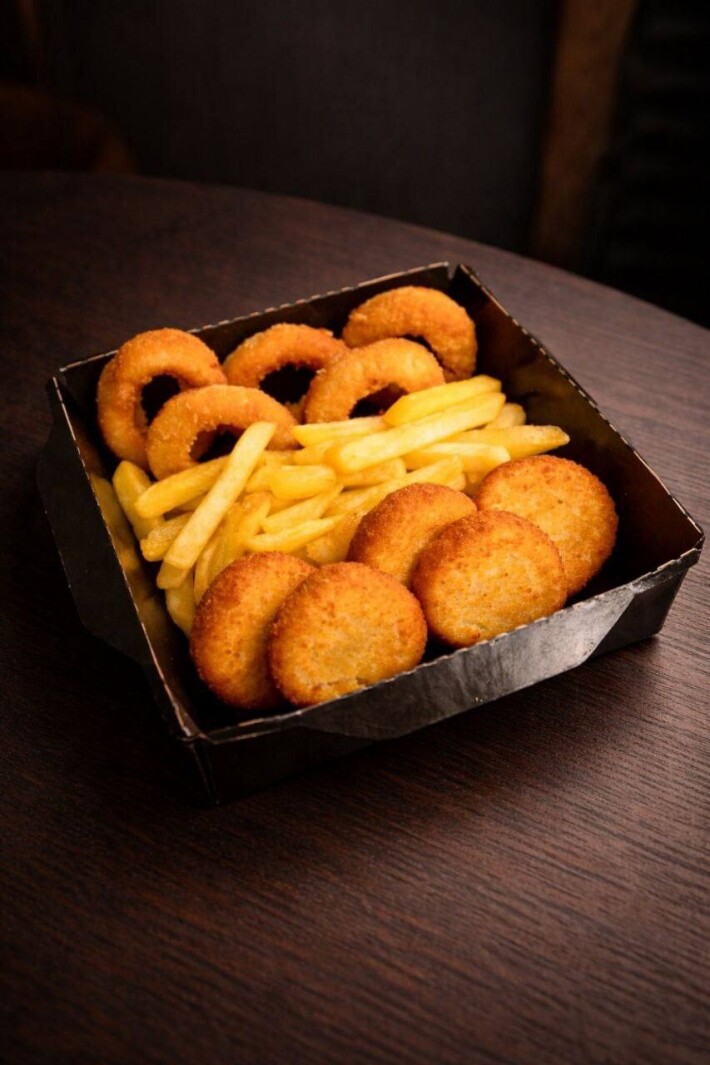 Бокс с луковыми кольцами