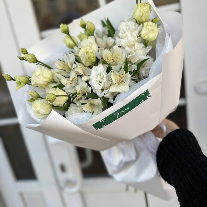 Букет из эустомы и альстромерии