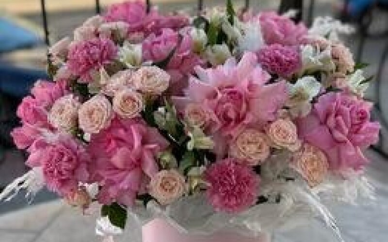 Цветы в цилиндре