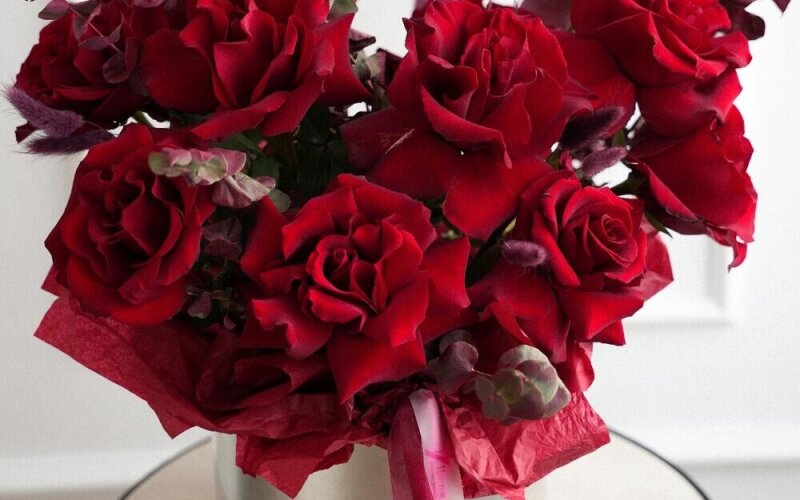 Цветы в металлическом цилиндре №2