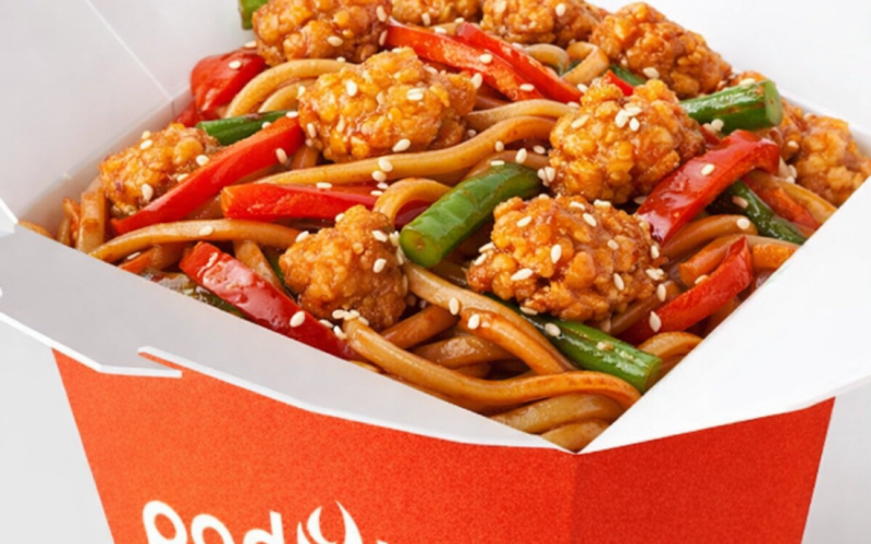 Куриный попкорн в соусе терияки с лапшой удон