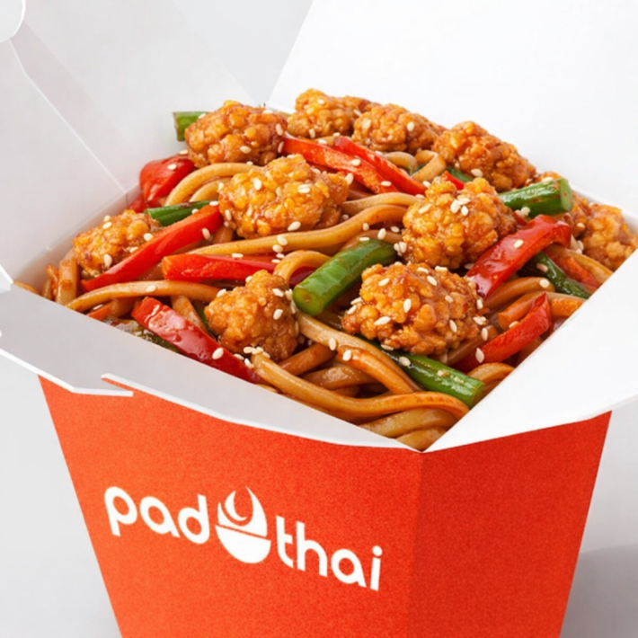 Куриный попкорн в соусе терияки с лапшой удон