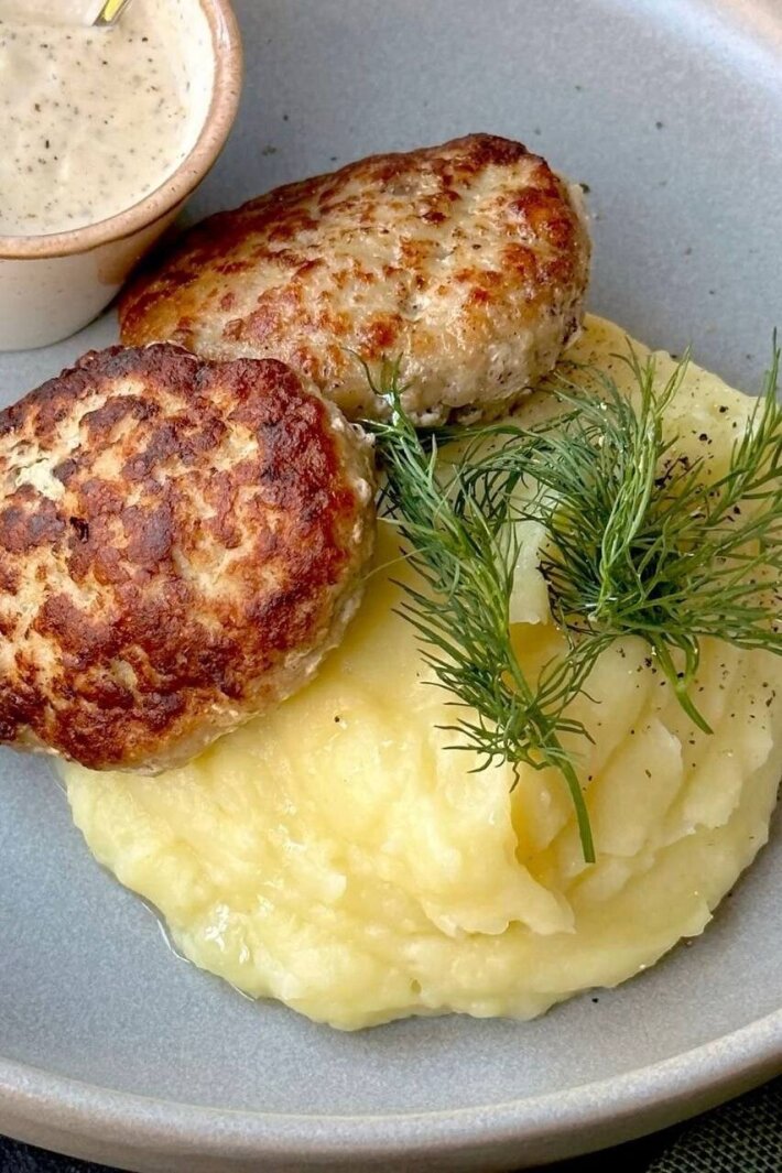 Котлета с шампиньонами