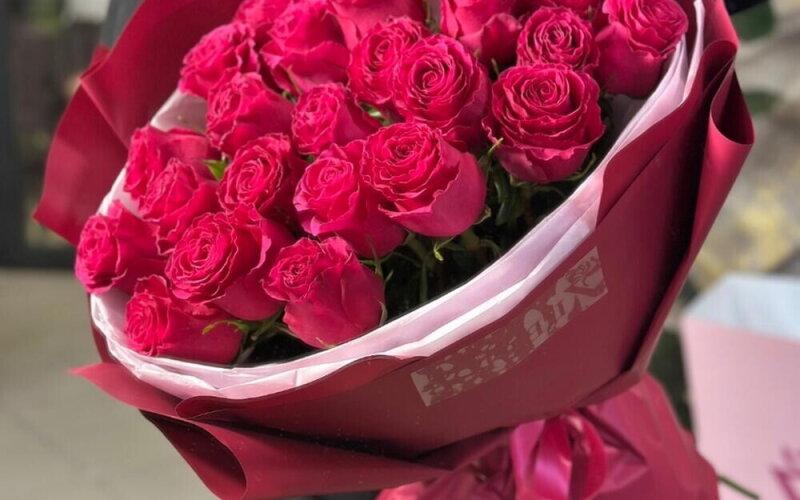 Букет «Эквадор малиновый»