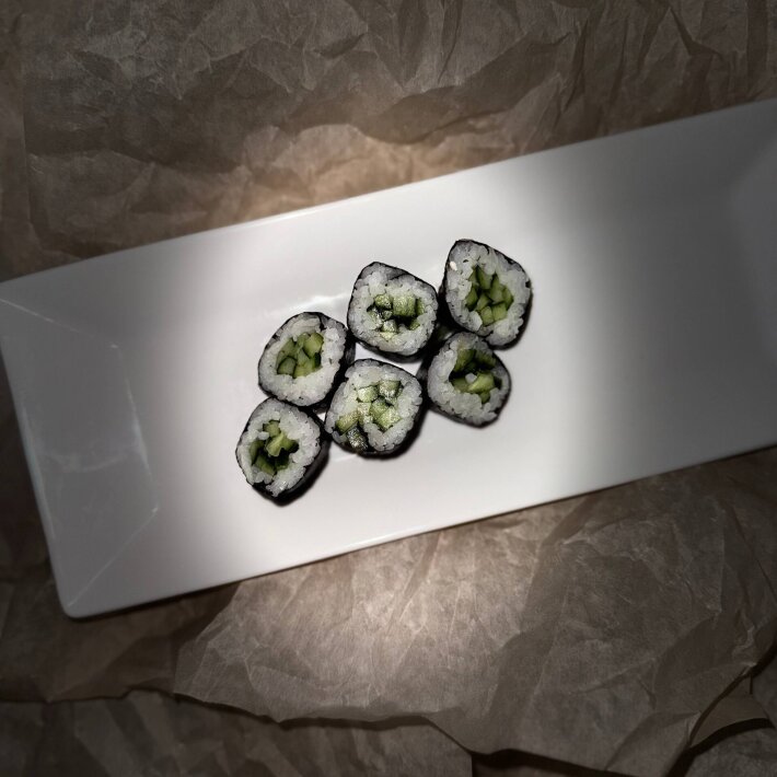 Мини ролл с огурцом