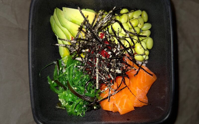 Поке боул с лососем