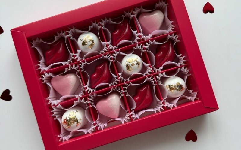 Красный набор на 12 конфет