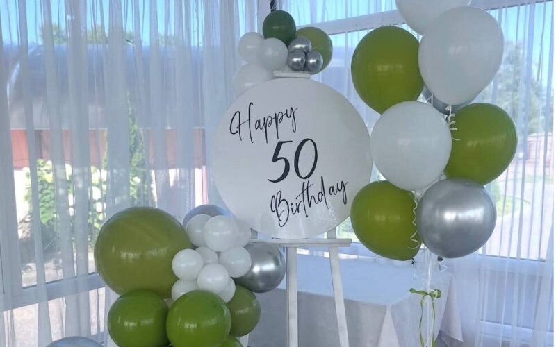 Фотозона на мольберте 2