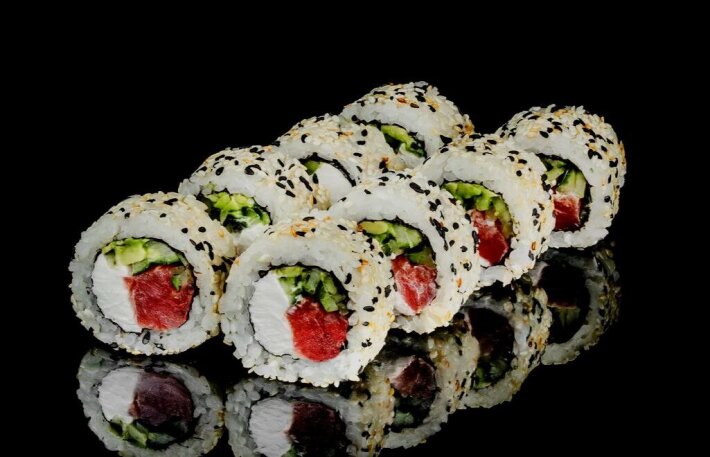 Ролл «Аляска с тунцом»