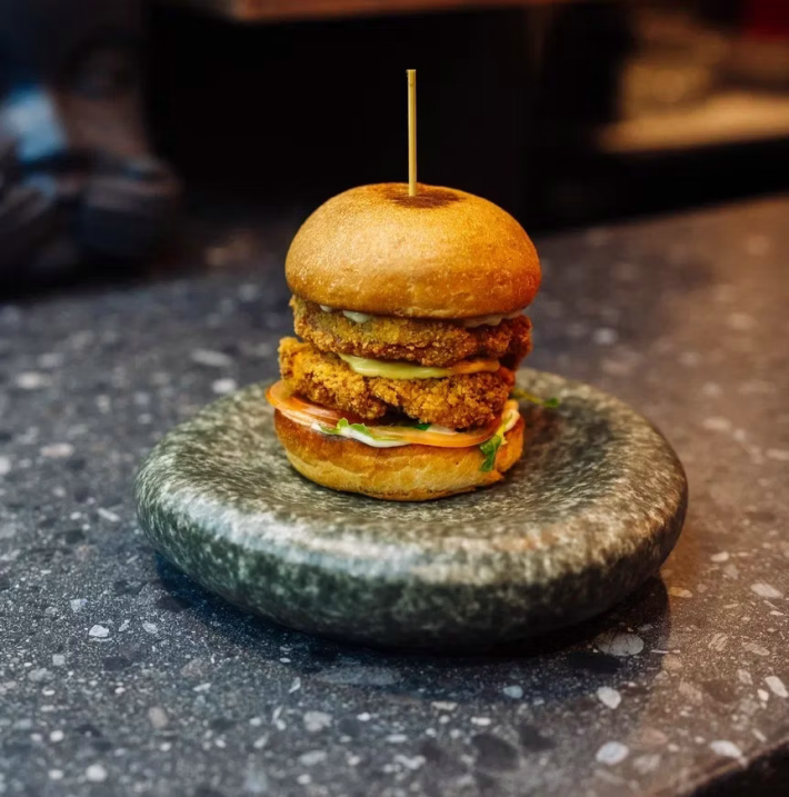 Бургер с хрустящей курицей