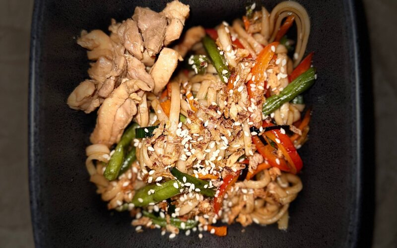 Удон с курицей