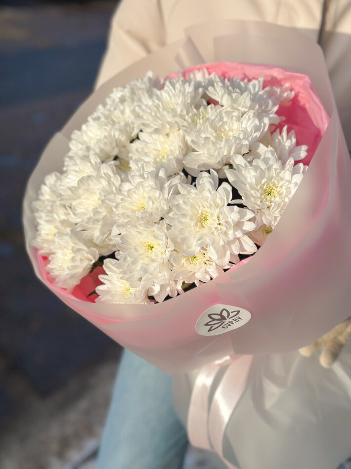 Букет белых хризантем