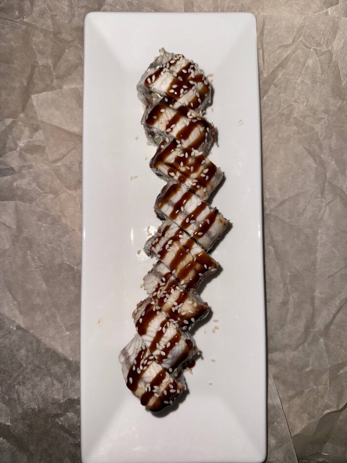 Ролл «Филадельфия с угрём»