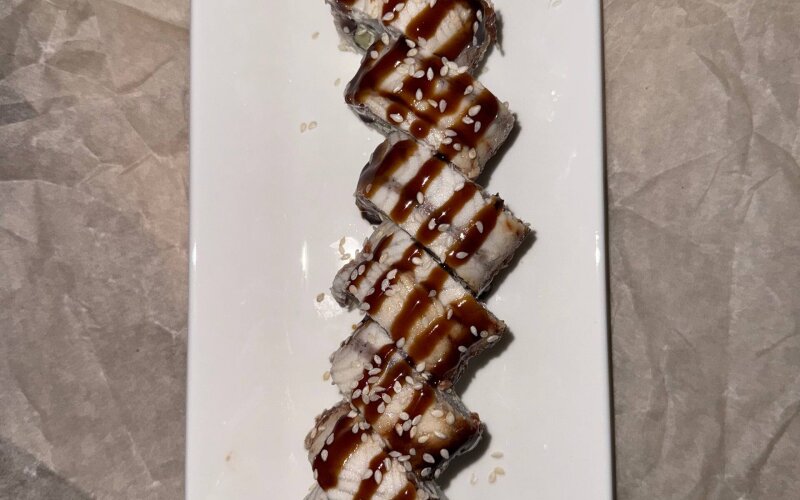 Ролл «Филадельфия с угрём»