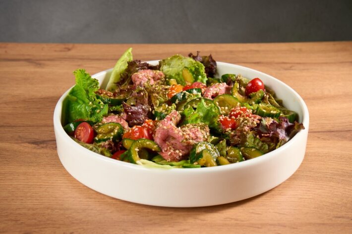 Салат с ростбифом