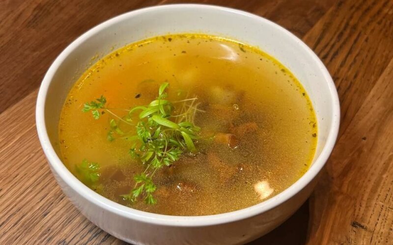 Суп с лисичками