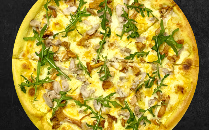 Пицца «Курица и лисички»