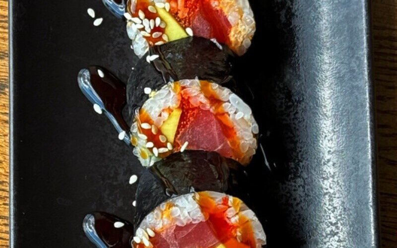 Ролл «Норимаки» с тунцом спайси