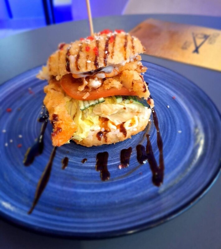 Суше-бургер с креветкой