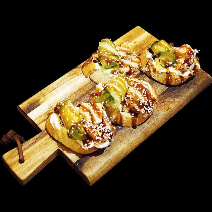 Брускетта «С угрем»