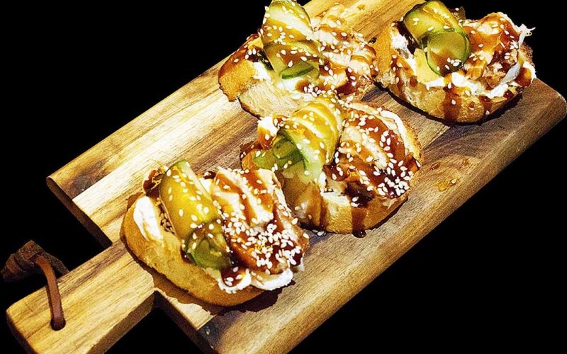 Брускетта «С угрем»