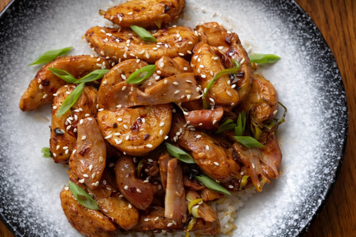 Картофель с беконом в соусе «Пад тай»