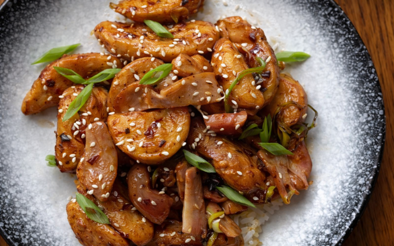 Картофель с беконом в соусе «Пад тай»