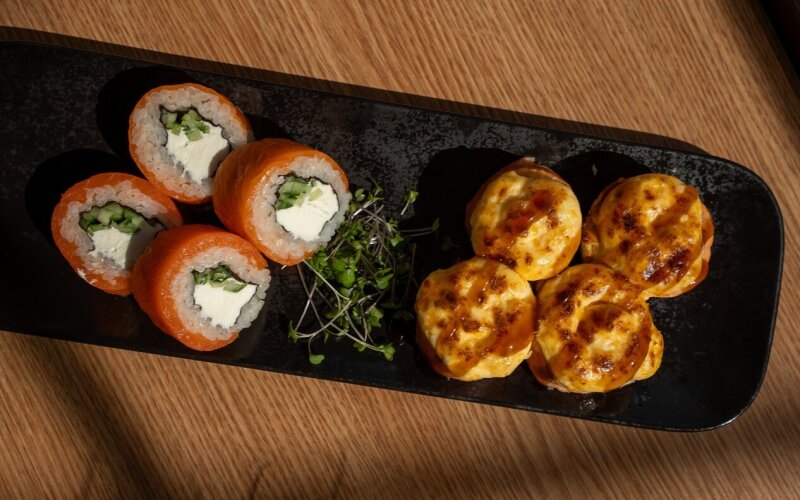 Запечённый ролл «Филадельфия»