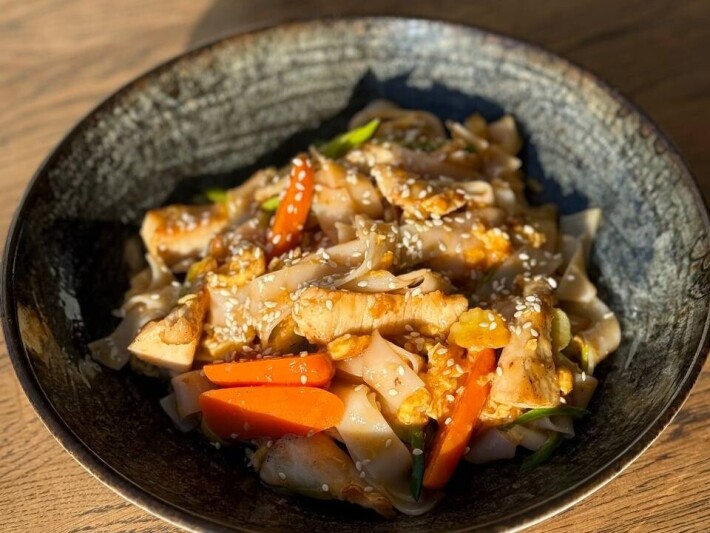 Рисовая лапша с цыплёнком