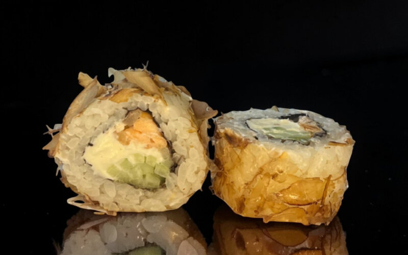 Ролл «Бонито с лососем»