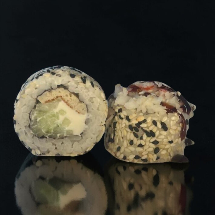 Запечённый ролл «Кани вулкан»