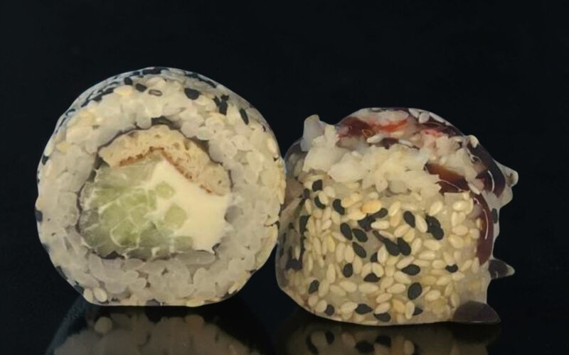 Запечённый ролл «Кани вулкан»