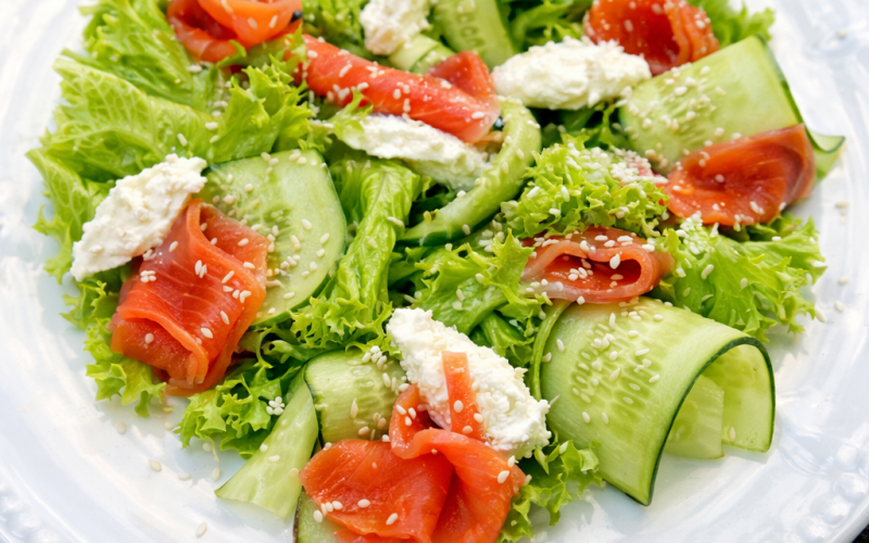 Салат с форелью