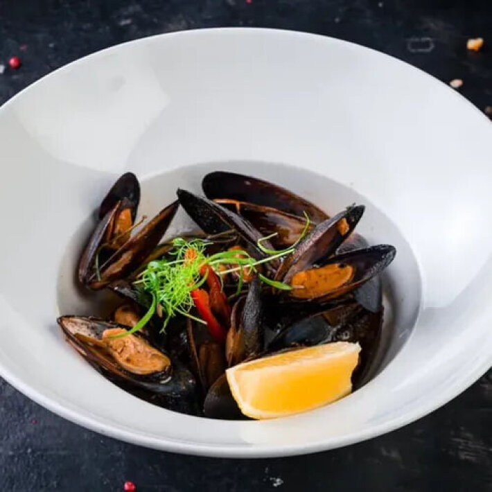 Маринованные мидии с зелёным маслом