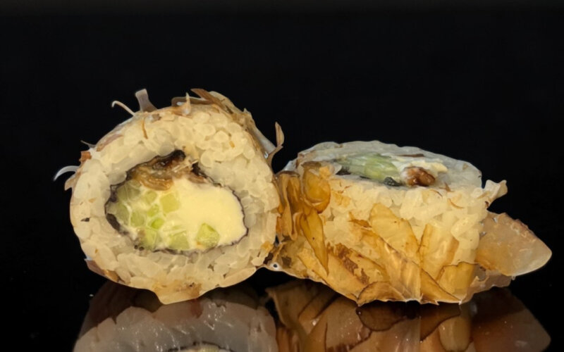 Ролл «Бонито с угрём»