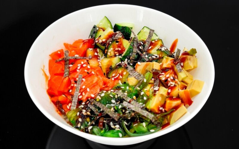 Поке с лососем