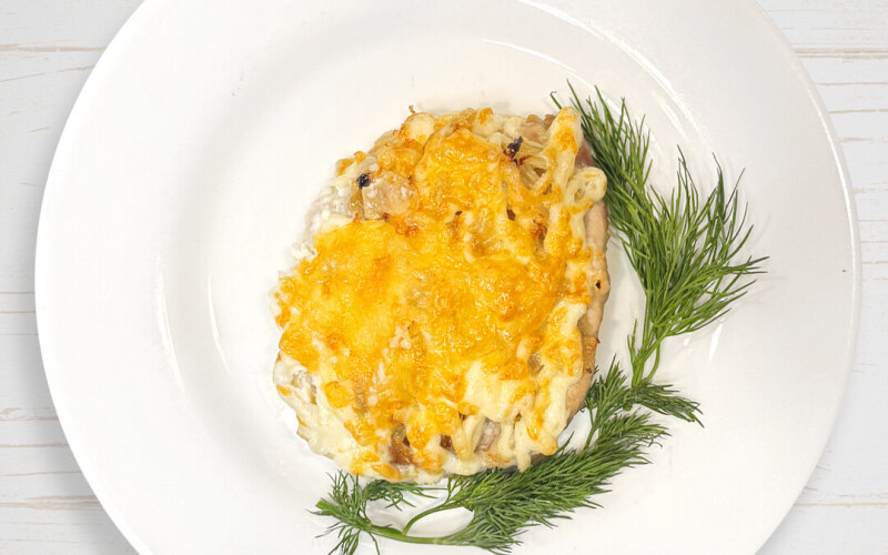 Мясо «По-французски» запечённое