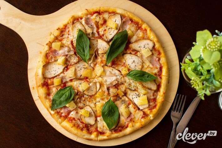 Пицца «Цыпленок-ананас»