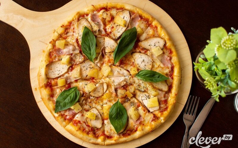 Пицца «Цыпленок-ананас»